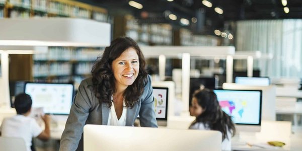 Quels services propose l'agence de développement informatique AquilApp ?